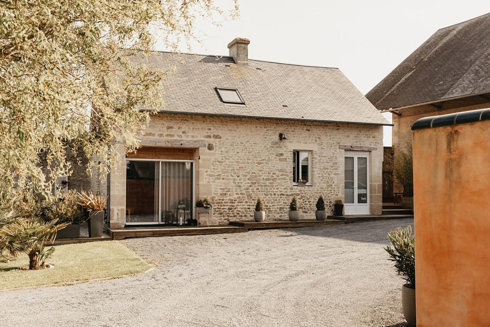 Le Clos Poulain Petits Gites De Charme Et Chambres D'Hotes Familiales Au Calme Proche Bayeux Et Des Plages Nonant Екстер'єр фото